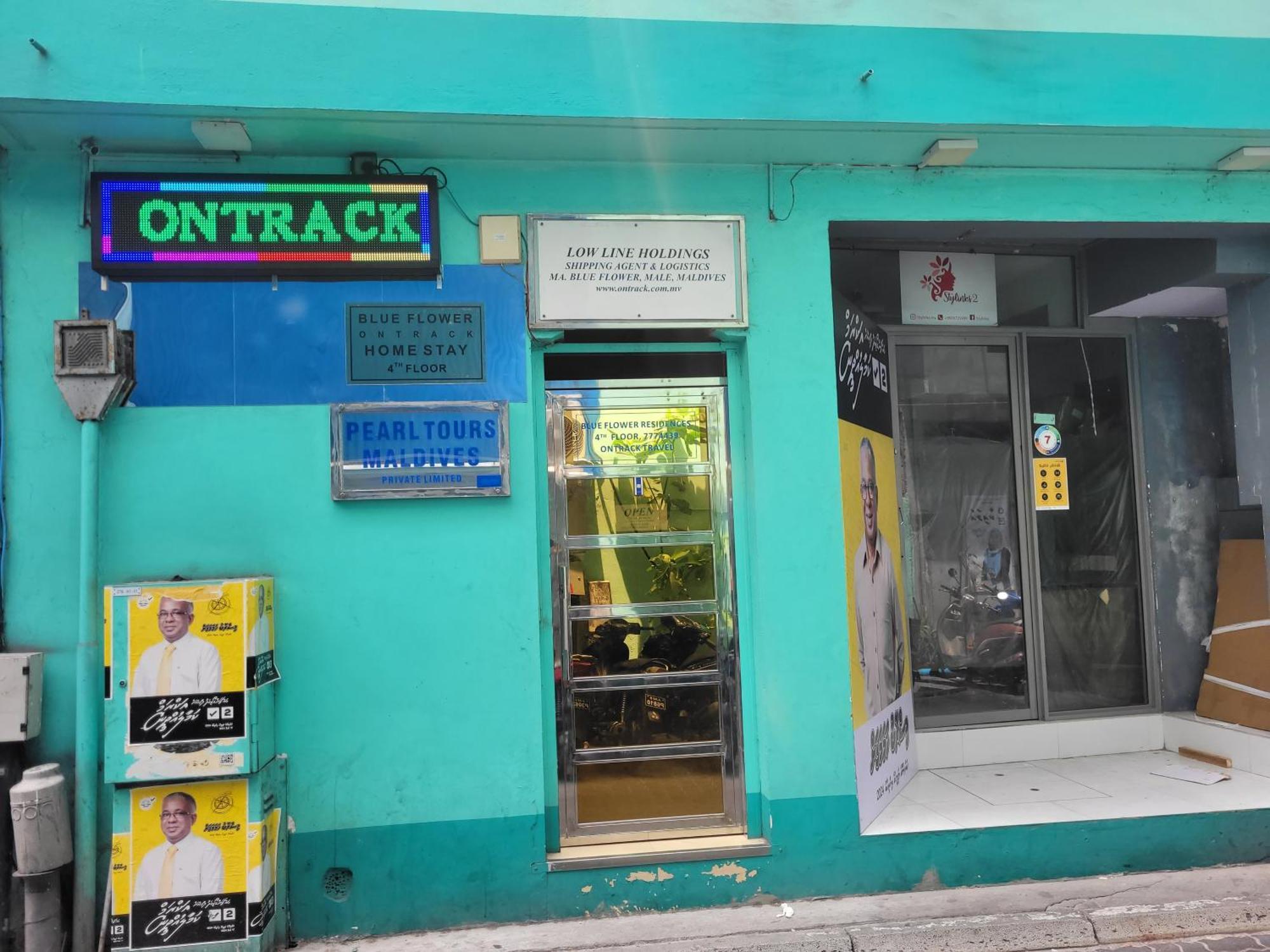 Ontrack Travel Transit Hotel Male Exterior photo