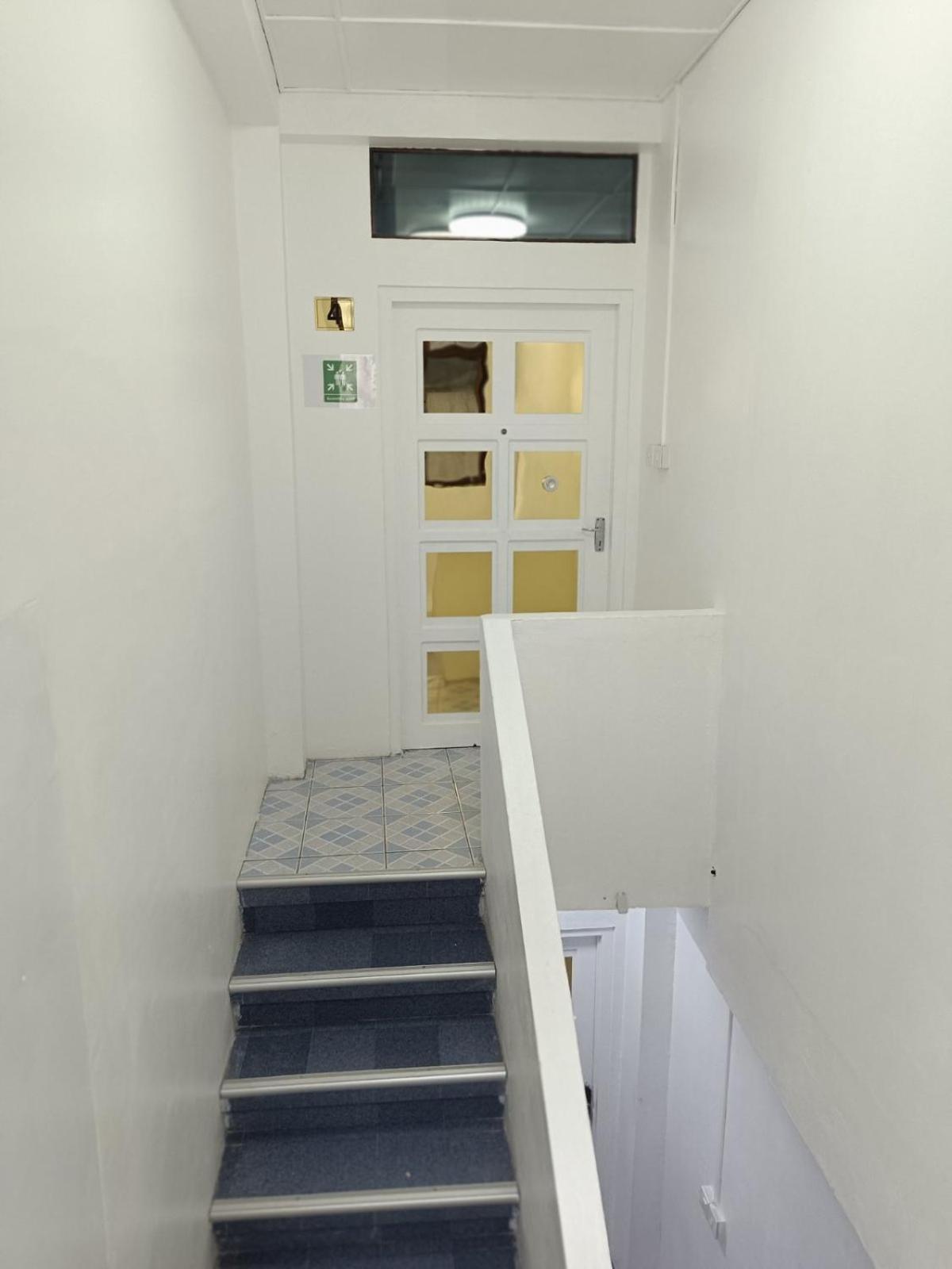 Ontrack Travel Transit Hotel Male Exterior photo